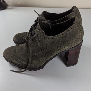 NWT Tommy Hilfiger Naomi Oxford Chunk Heels Size 8 Green Suede